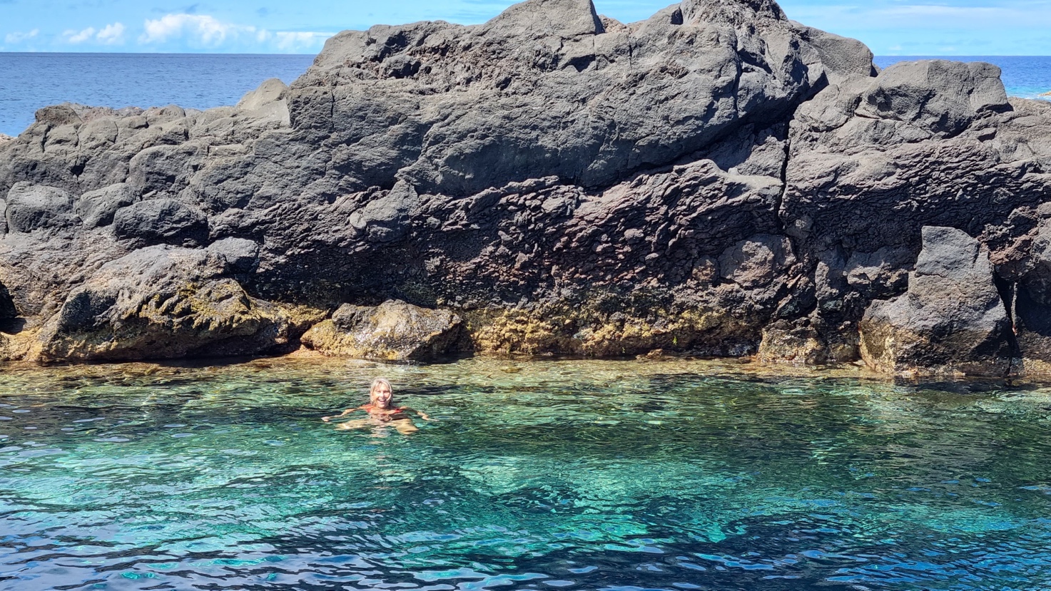Bagno rinfrescante in acque cristalline